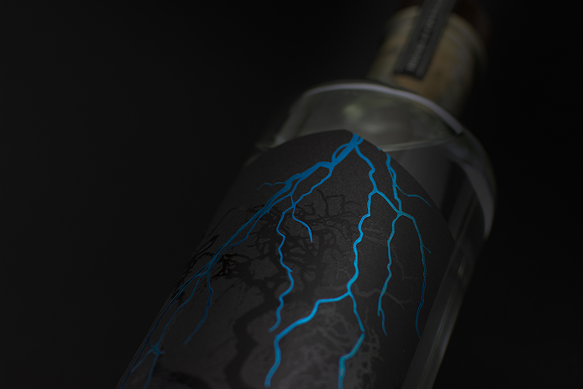 Moorside-Gin_Bottle-Detail-1