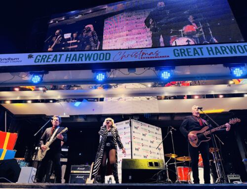 Show-stopping Blondied performance crowns magical Great Harwood Extravaganza & Christmas Market