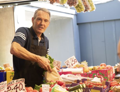 Accrington Market takes centre stage at #AmazingAccrington Food & Drink Festival with FREE fruit giveaway, selfie-competition and ‘Dig for Victory’ attractions