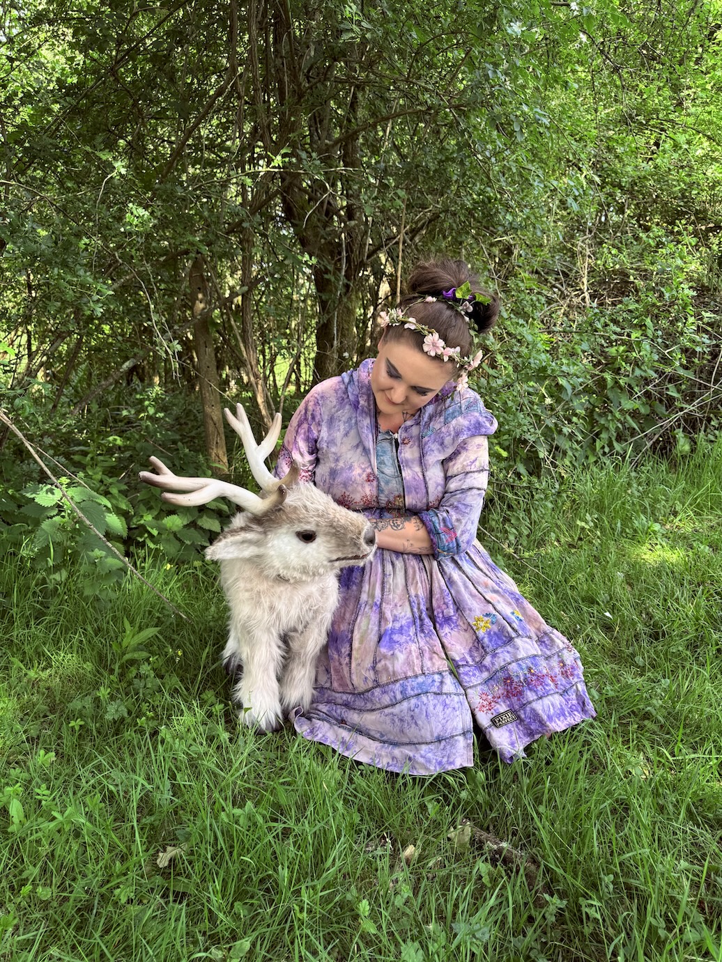 There will be free football storytelling sessions for U10s featuring life-like baby reindeer Sven
